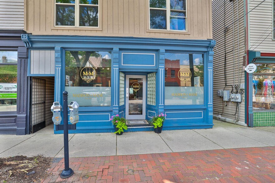 More Photos Of 2039 Madison Rd, Cincinnati Storefront Retail Office For Sale