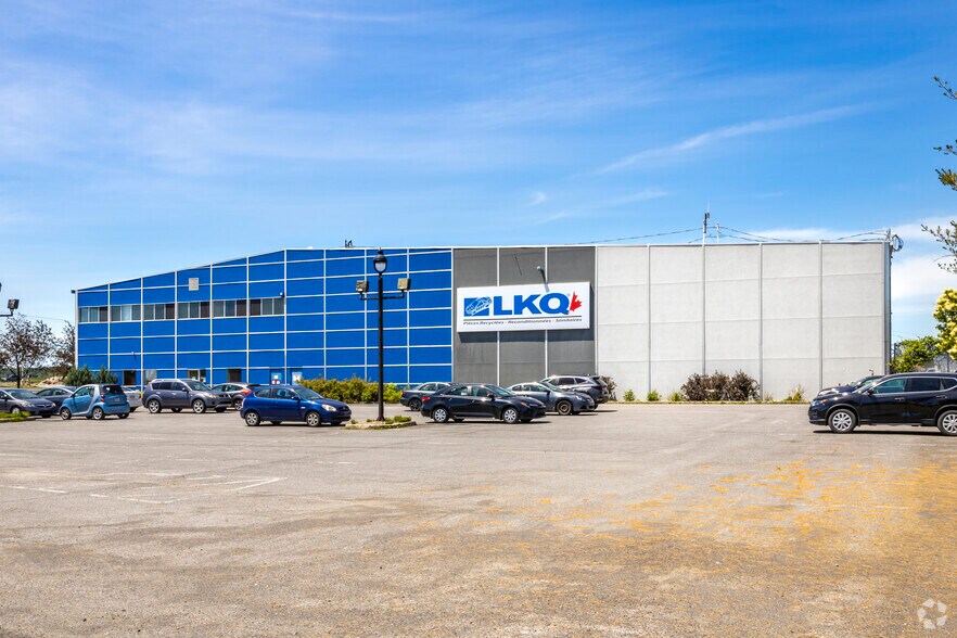 More Photos Of 2095 Rue De L'industrie, Saint-mathieu-de-beloeil Manufacturing For Lease