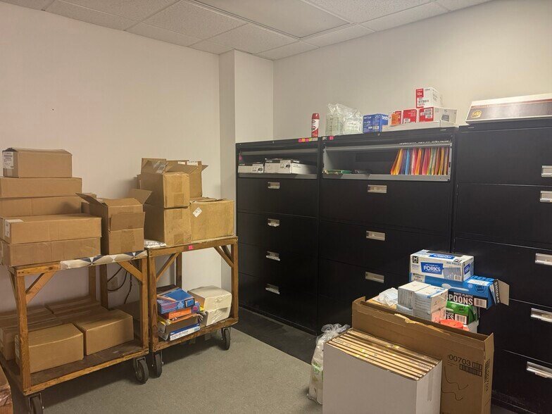 More Photos Of 747 Kaolin rd, Sandersville Warehouse For Sale