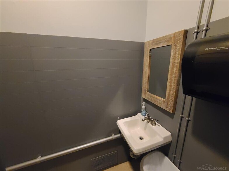 More Photos Of 7108 Maple Valley Rd, Brown City Specialty For Sale