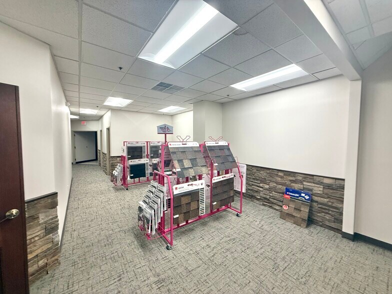 More Photos Of 200 E Lafayette St, Bloomington Service For Sale