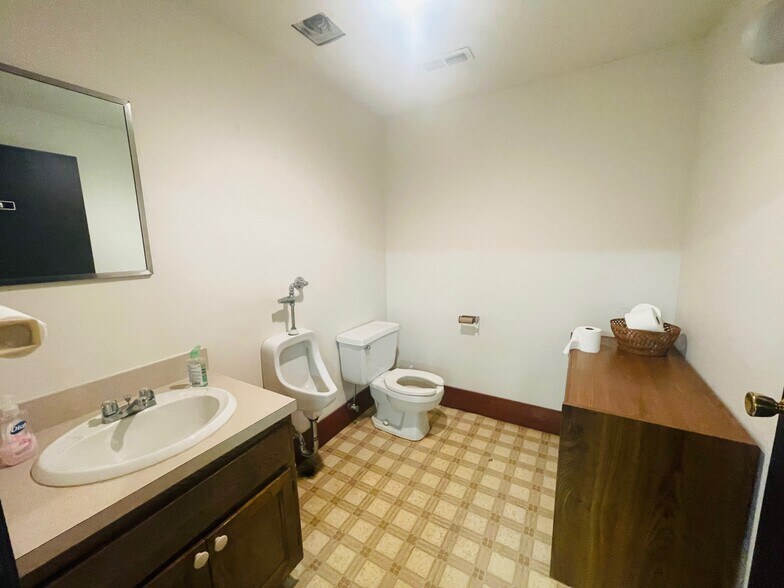 More Photos Of 210 Home Ave, Churubusco Office Residential For Sale