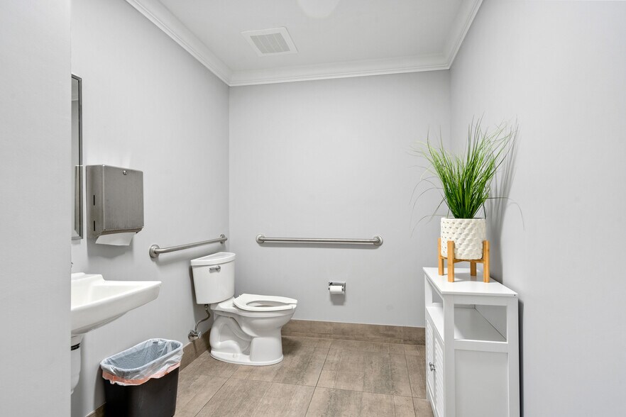 More Photos Of 2651 20th St, Vero Beach Medical For Sale