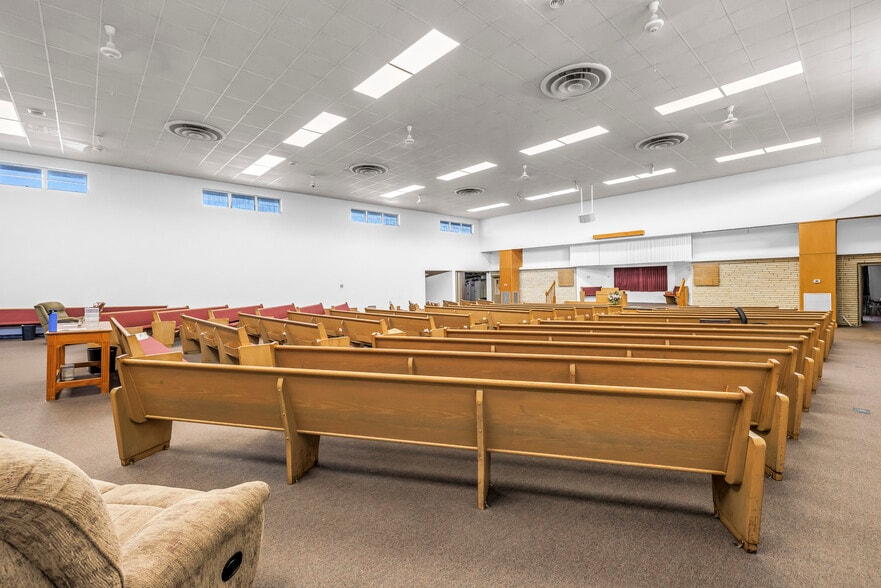 More Photos Of 4740 Wishart Blvd, Tampa Religious Facility For Sale