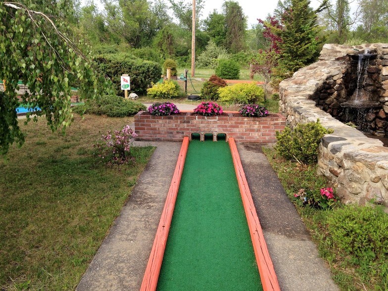 More Photos Of 15 Hospital Rd, Monson Golf Course Driving Range For Sale