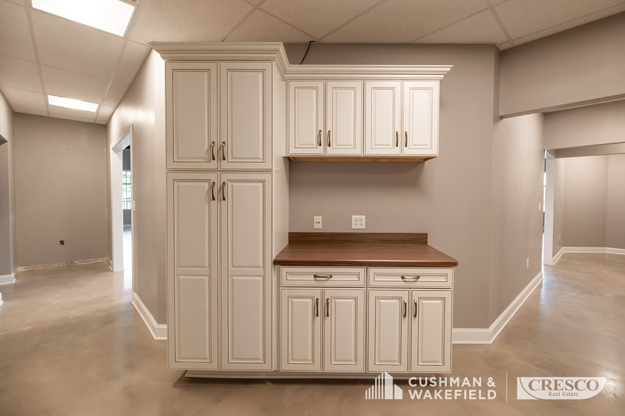More Photos Of 3525 Warren Rd, Cleveland Storefront For Sale