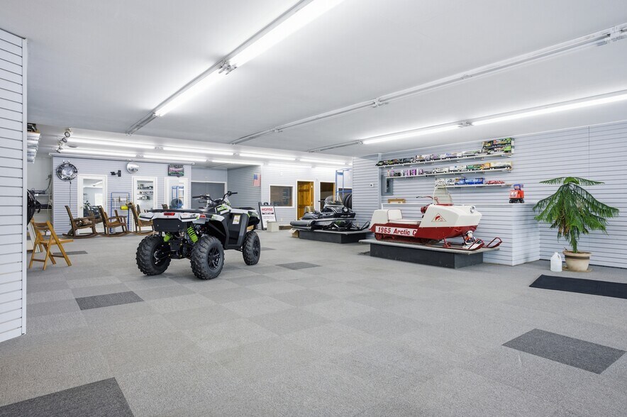 More Photos Of 4150 State Highway 13, Wisconsin Dells Freestanding For Sale