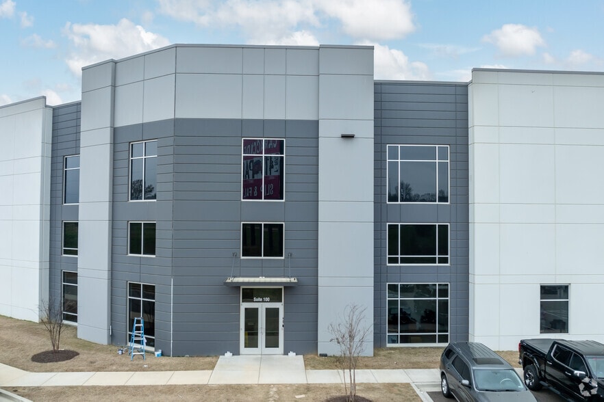 More Photos Of 6332 Commercial Dr, Olive Branch Distribution For Lease