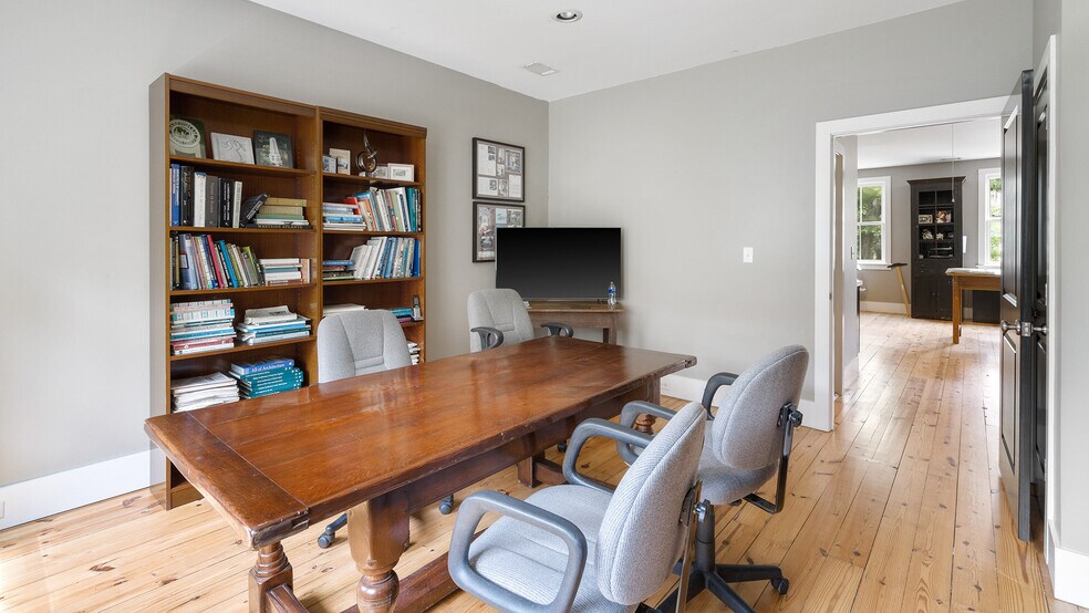 More Photos Of 19 Market, Beaufort Office For Lease