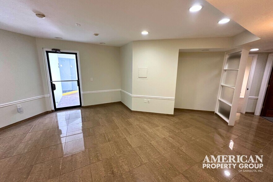 More Photos Of 1266 1st St, Sarasota Medical For Lease