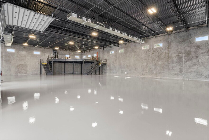 More Photos Of 1111 N 34th St, Tampa Self Storage For Sale