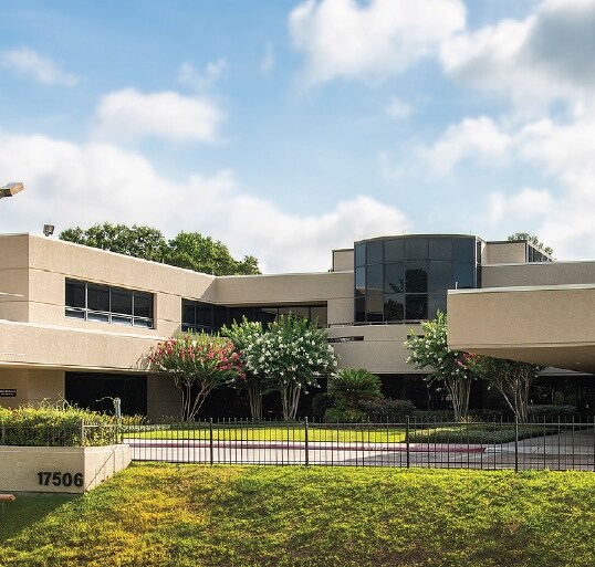 More Photos Of 17506 Red Oak Dr, Houston Hospital For Lease