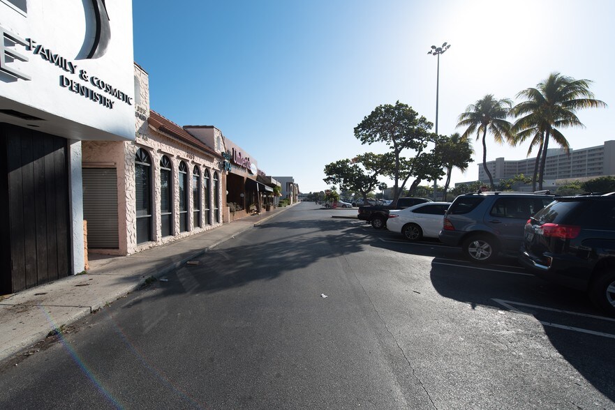 More Photos Of 3035 E Commercial Blvd, Fort Lauderdale Medical For Sale