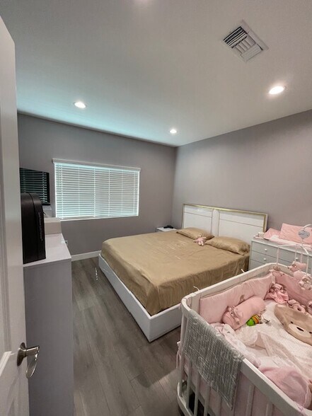 More Photos Of 10802 Crockett St, Sun Valley Apartments For Sale