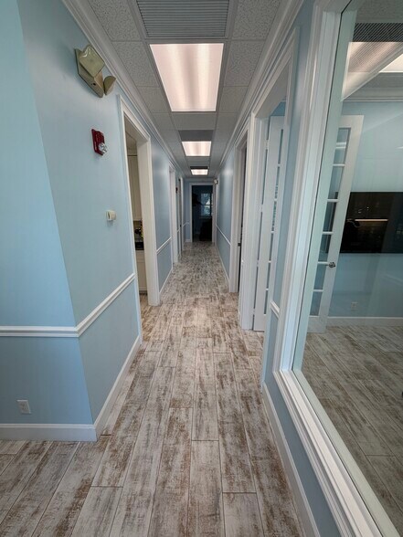 More Photos Of 270 Central Blvd, Jupiter Office For Sale