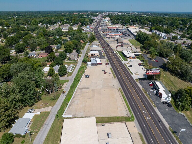 More Photos Of 1710 S Belt Hwy, Saint Joseph Auto Dealership For Sale