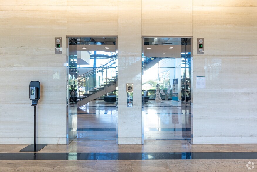 More Photos Of 8850 Stanford Blvd, Columbia Medical For Lease