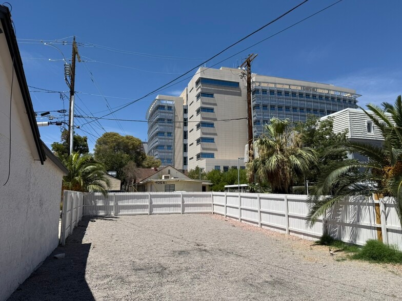 More Photos Of 430 S 7th St, Las Vegas Office For Sale