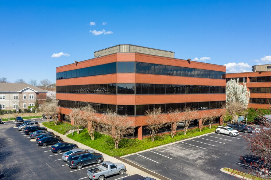 More Photos Of 381 Riverside Dr, Franklin Office For Lease