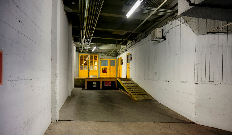 More Photos Of 3131 Western Ave, Seattle Office For Lease