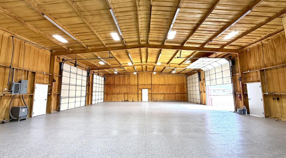 More Photos Of 9503 E County Road 97, Midland Warehouse For Lease