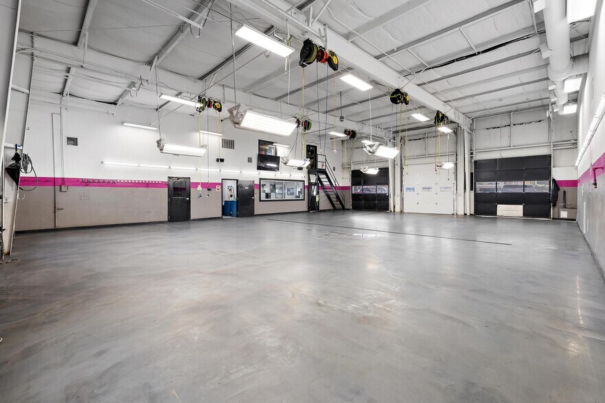 More Photos Of 270 Us Highway 321 NW, Hickory Auto Repair For Sale