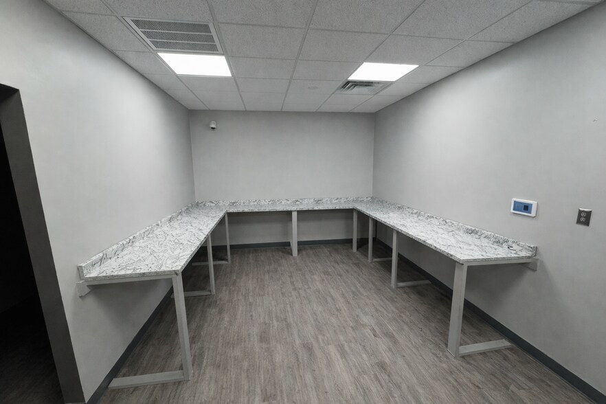 More Photos Of 111 W Genesee St, Lapeer Freestanding For Sale