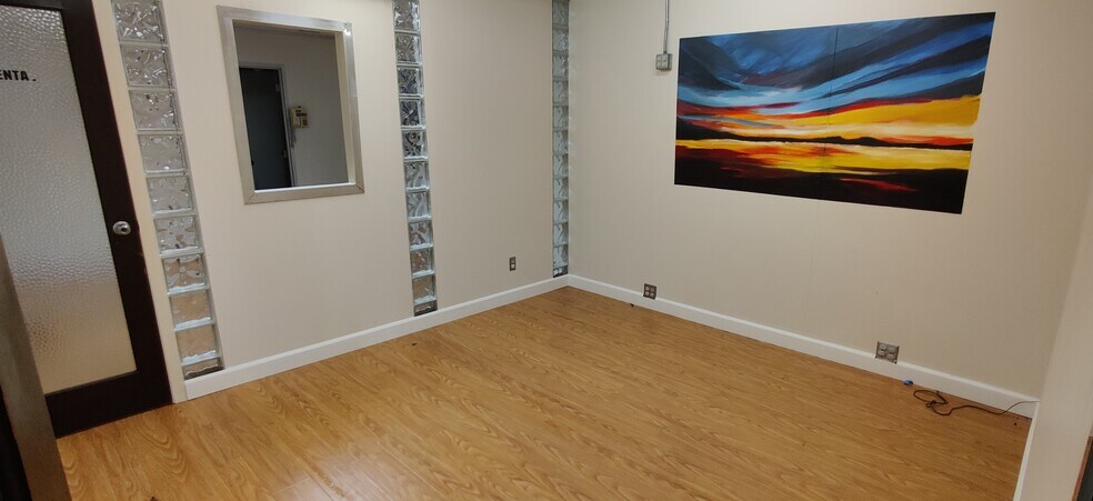 More Photos Of 1605 W Magnolia Blvd, Burbank Freestanding For Sale