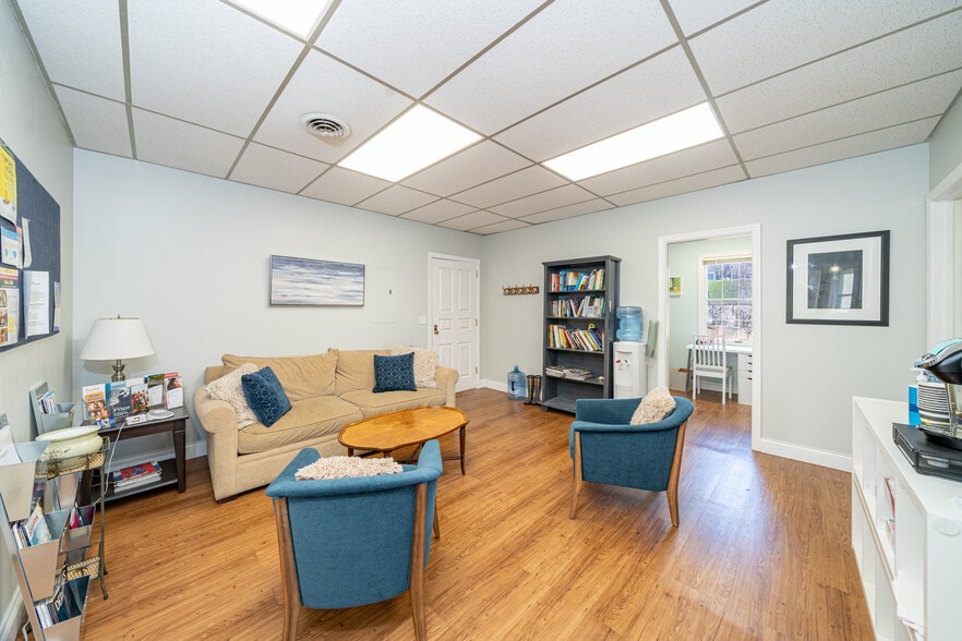 More Photos Of 39-51 Pine St, New Canaan Medical For Sale