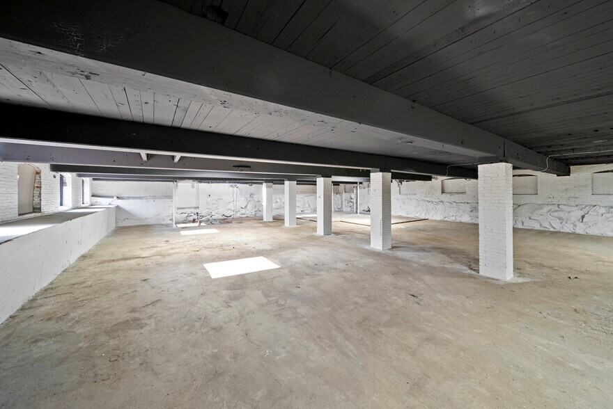 More Photos Of 174 N Main St, Franklin Light Manufacturing For Sale