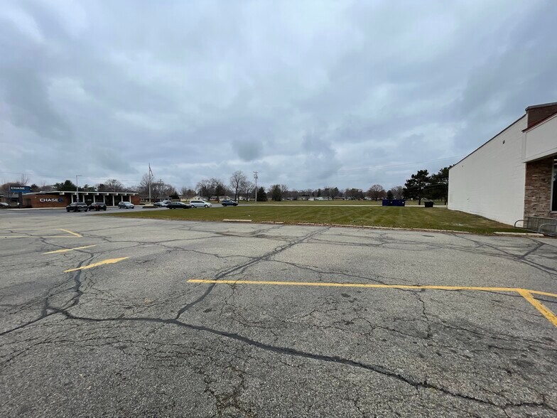 More Photos Of 1920 W Court St, Janesville General Retail For Lease