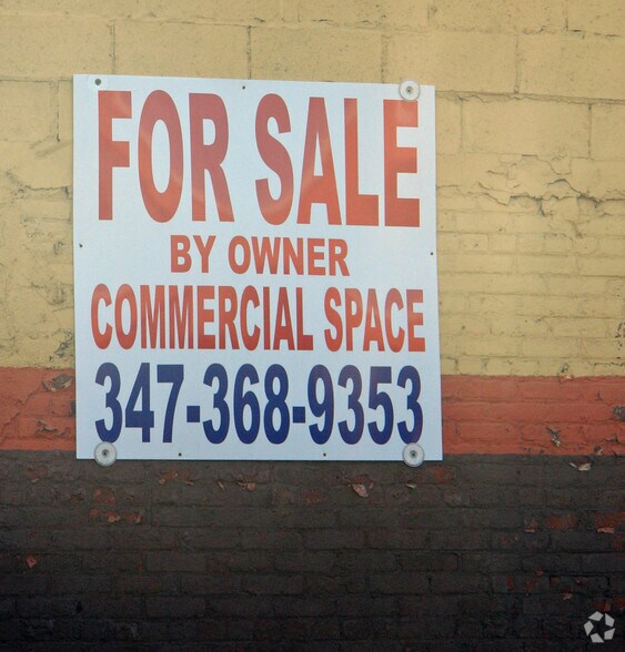 More Photos Of 582 Johnson Ave, Brooklyn Contractor Storage Yard For Lease