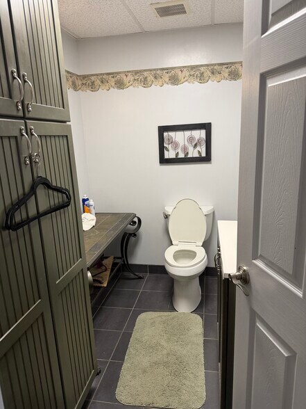 More Photos Of 9371 Cypress Lake Dr, Fort Myers Unknown For Lease