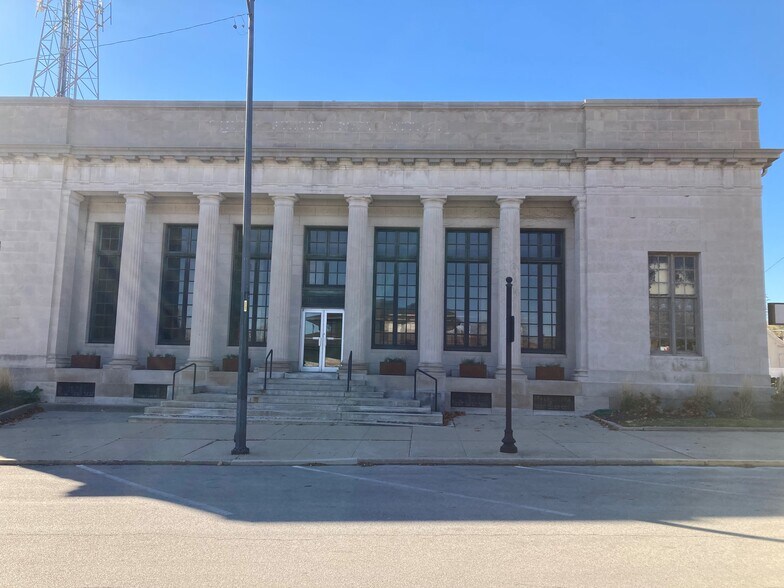 More Photos Of 241 Marquette St, La Salle Office For Sale