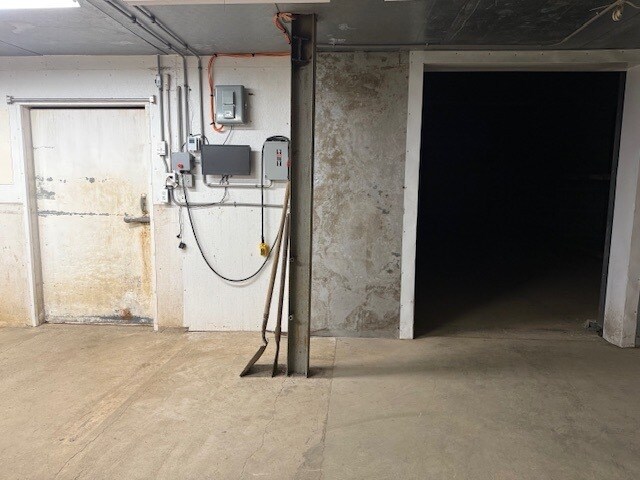 More Photos Of 2514 Foundry Pl, Clayville Industrial For Sale
