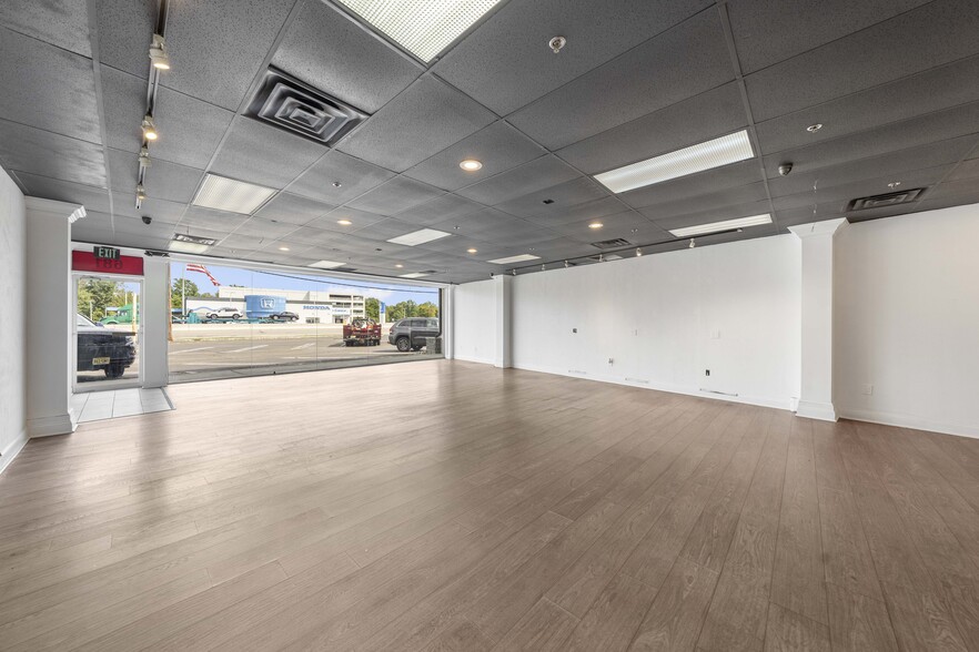 More Photos Of 679-717 State Rt 23, Pompton Plains Unknown For Lease