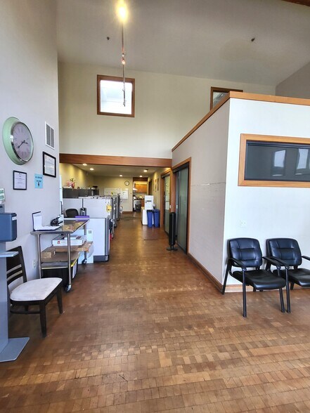 More Photos Of 1369-1373 Lowrie Ave, South San Francisco Warehouse For Sale