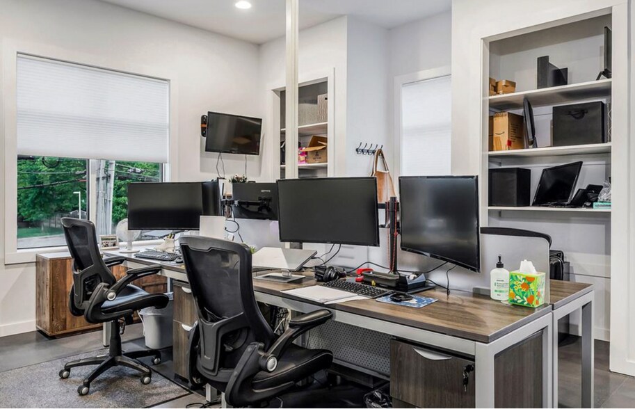 More Photos Of 404 N Willow Ave, Cookeville Office For Sale
