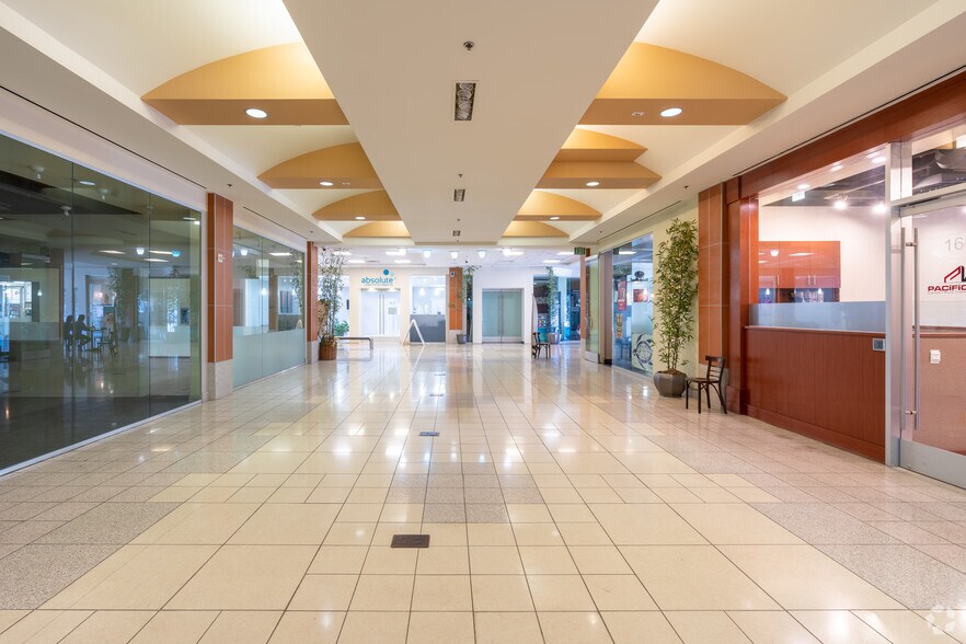 More Photos Of 1601 Pacific Coast Hwy, Hermosa Beach General Retail For Sale