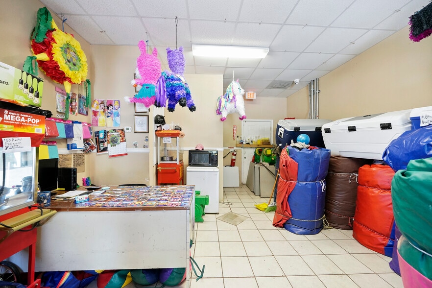 More Photos Of 2555 Allen Genoa Rd, Pasadena Land For Sale