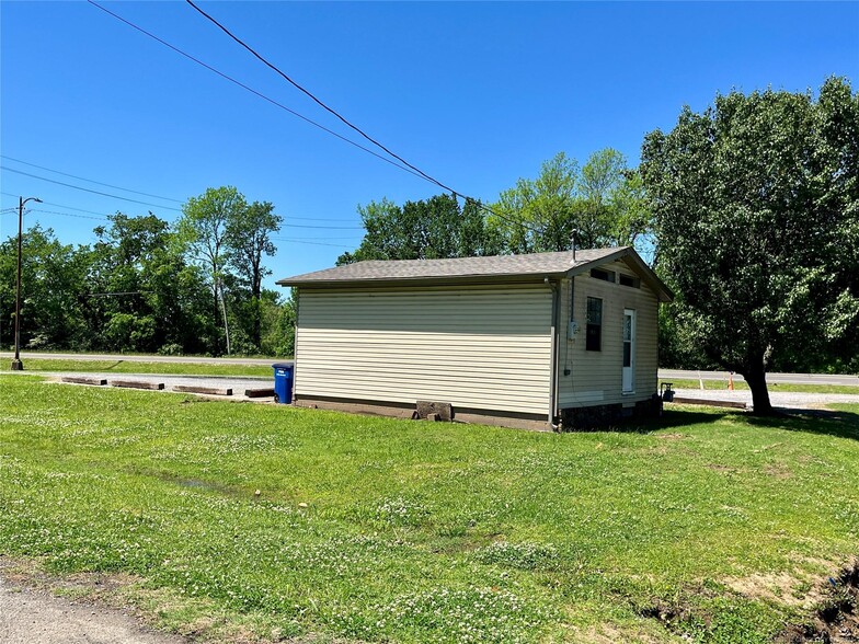 More Photos Of 1401 S McQuarrie Ave, Wagoner Storefront Retail Office For Sale