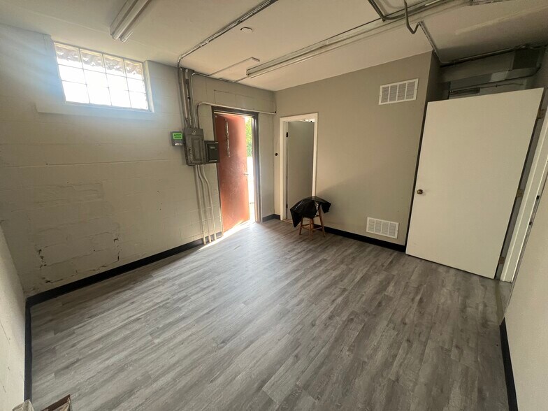 More Photos Of 35-101 E Fullerton Ave, Addison Unknown For Sale