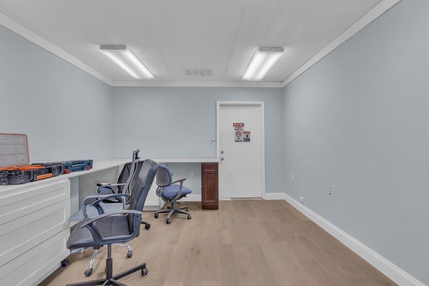 More Photos Of 449 N Cameron St, Winchester Manufacturing For Lease