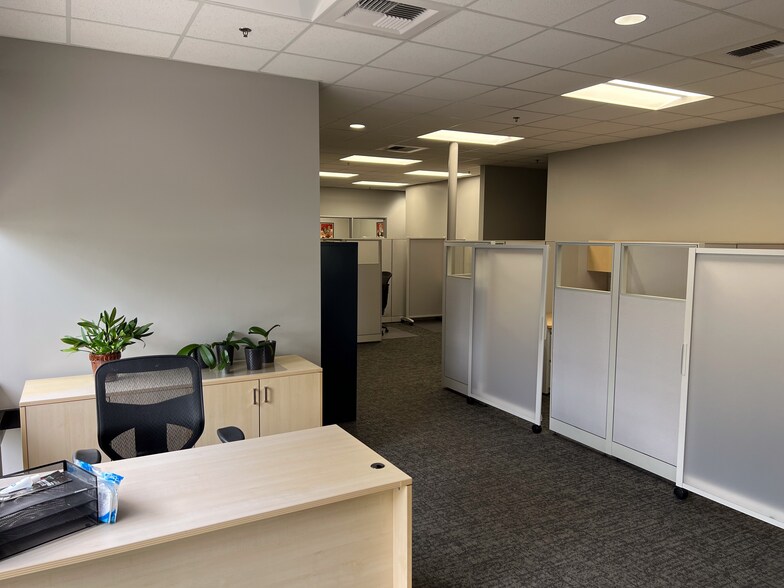 More Photos Of 25709 Rye Canyon Rd, Valencia Warehouse For Lease