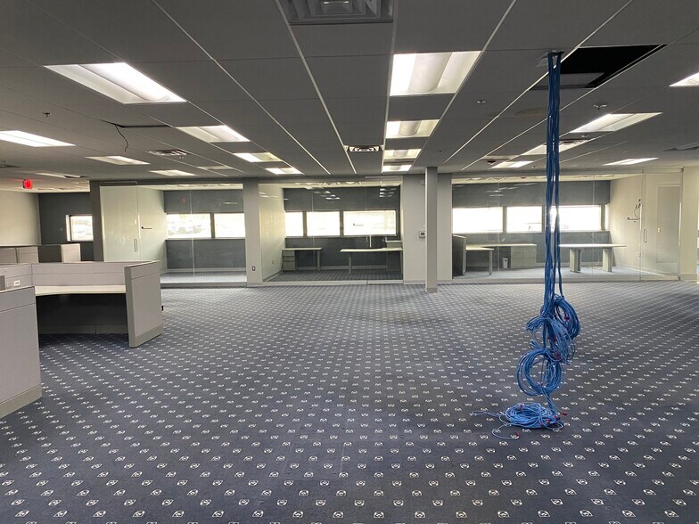 More Photos Of 2370 Meijer Dr, Troy Light Manufacturing For Lease