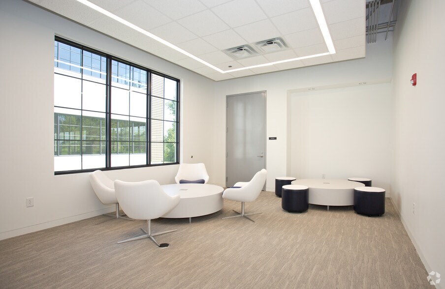 More Photos Of 1 Edison Dr, Alpharetta Unknown For Lease