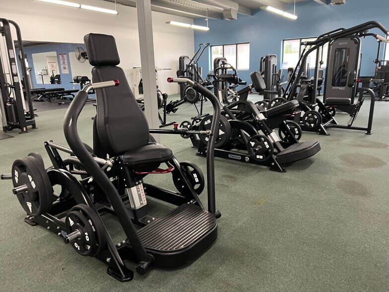 More Photos Of 1426 E Lincolnway, Cheyenne Sports And Entertainment For Sale