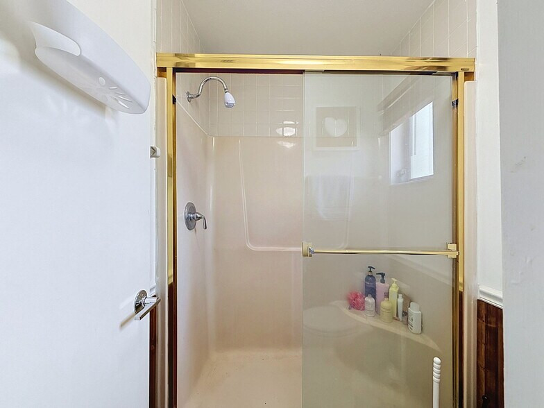 More Photos Of 7813 Leo Kidd Ave, Port Richey Flex For Sale