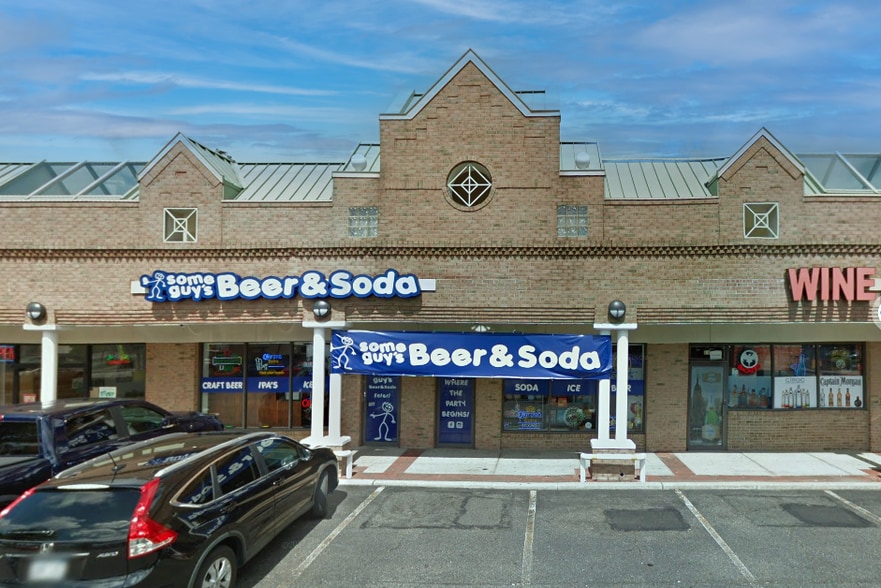 Primary Photo Of 36-84 E Sunrise Hwy, Lindenhurst General Retail For Lease