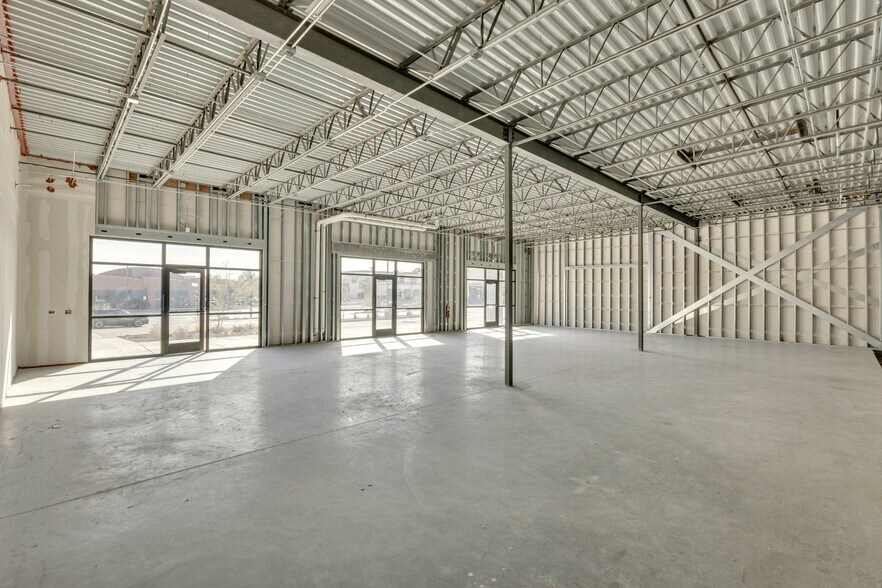 More Photos Of 403 Executive Center Blvd, El Paso Storefront Retail Office For Lease